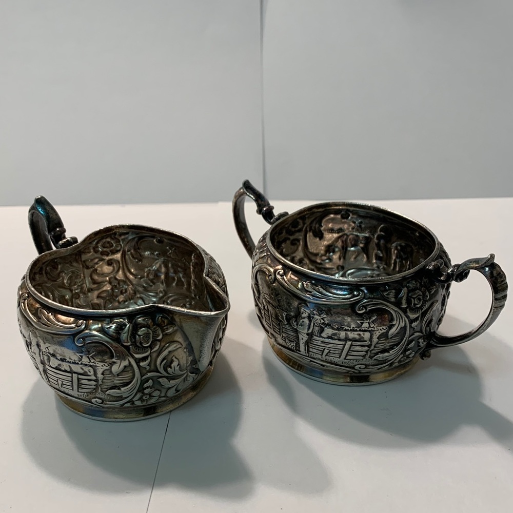 Vintage creamer and sugar, “ silver”/metal